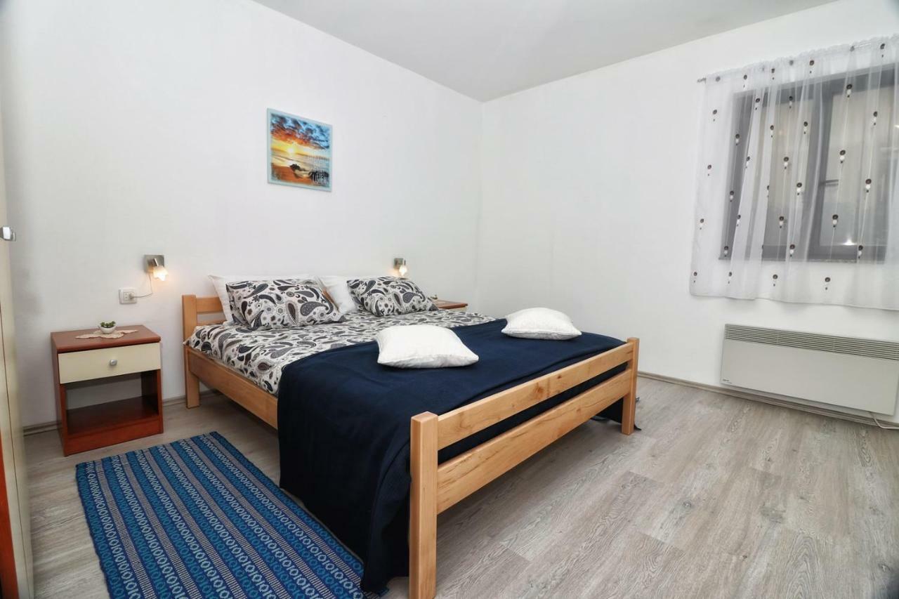 Apartment Edi Pula Luaran gambar